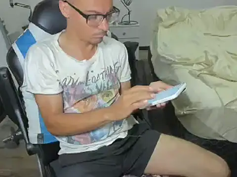 guachin hunk online show from 12-26-24, 04:32