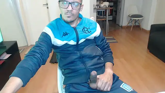 guachin hunk online show from 06-14-26, 04:47