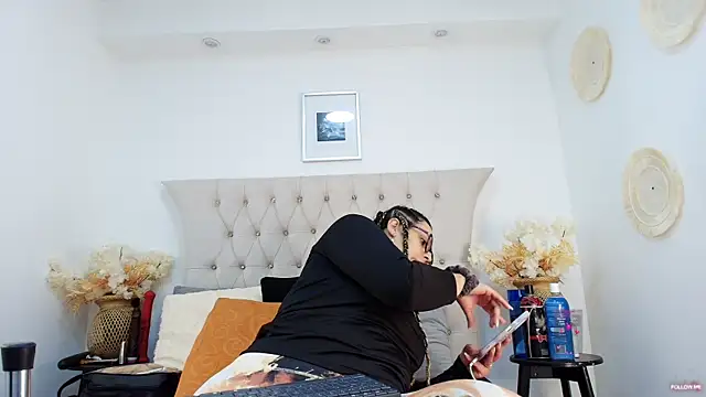 MIchelMomet online show from 03-07-25, 01:07