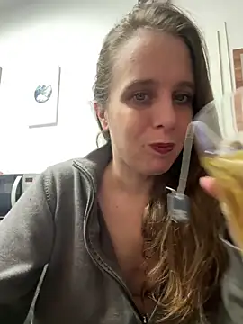 LadyChantale online show from 04-21-26, 05:25