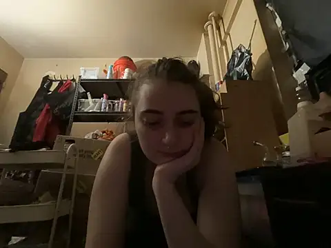 Snapshot of Snowbunnycake_131 chatting on 06-23-26, 06:22 Snowbunnycake 131 online show from 06-23-26, 06:22