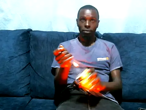 Snapshot of reezly chatting on 11-06-25, 11:04 reezly online show from 11-06-25, 11:04