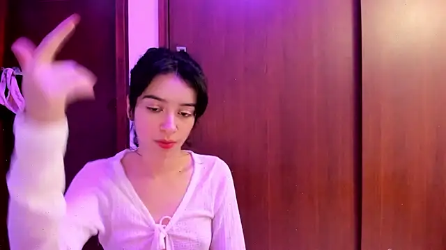 Snapshot of _Lunnaa_ chatting on 02-03-25, 01:19  Lunnaa  online show from 02-03-25, 01:19