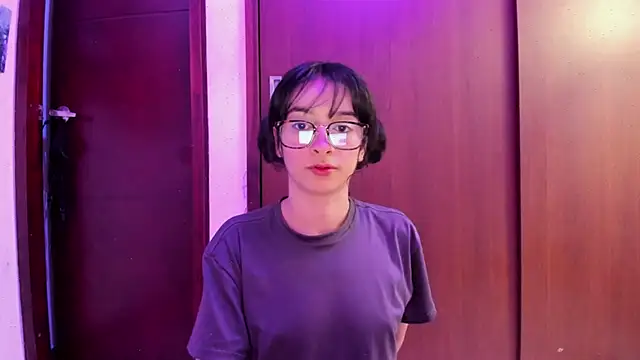 Snapshot of _Lunnaa_ chatting on 02-23-25, 01:57  Lunnaa  online show from 02-23-25, 01:57