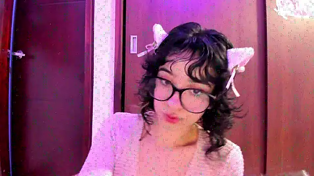 Snapshot of _Lunnaa_ chatting on 10-27-25, 12:58  Lunnaa  online show from 10-27-25, 12:58