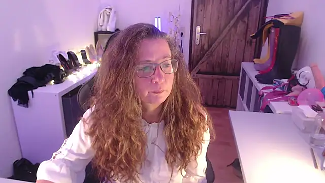 Snapshot of GeilesLuder75 chatting on 05-11-26, 03:07 GeilesLuder75 online show from 05-11-26, 03:07
