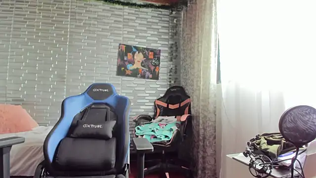 Ginger Sweetty online show from 04-12-26, 04:45