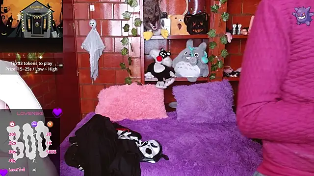 MidoriQuiinn online show from 10-29-25, 02:19