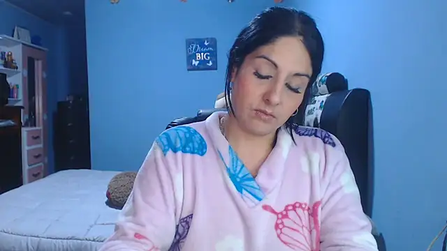 Snapshot of sahtlove1 chatting on 05-20-26, 12:39 sahtlove1 online show from 05-20-26, 12:39
