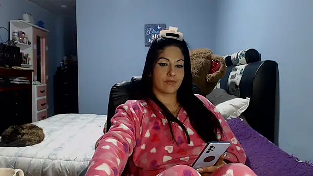 Snapshot of sahtlove1 chatting on 06-25-26, 04:34 sahtlove1 online show from 06-25-26, 04:34