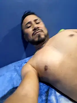 Eumanzor online show from 11-25-25, 01:16