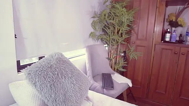 Lucy fit online show from 10-23-25, 11:31