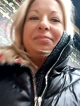 Arina smiles online show from 12-20-24, 03:31