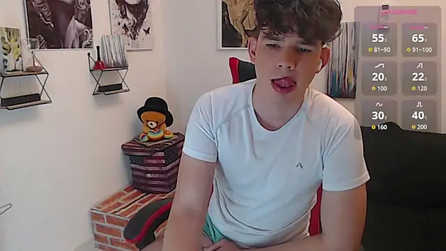 Snapshot of Oliverboy- chatting on 06-14-26, 02:24 Oliverboy- online show from 06-14-26, 02:24