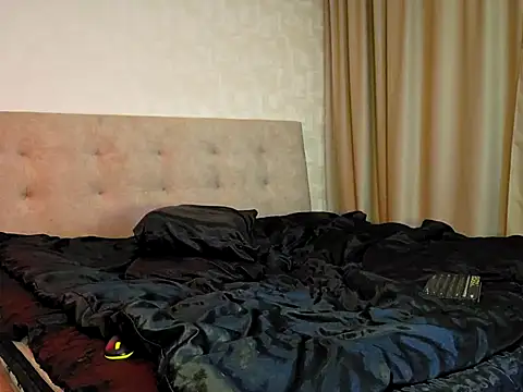 Snapshot of -Yummybabes- chatting on 12-05-25, 06:37 -Yummybabes- online show from 12-05-25, 06:37