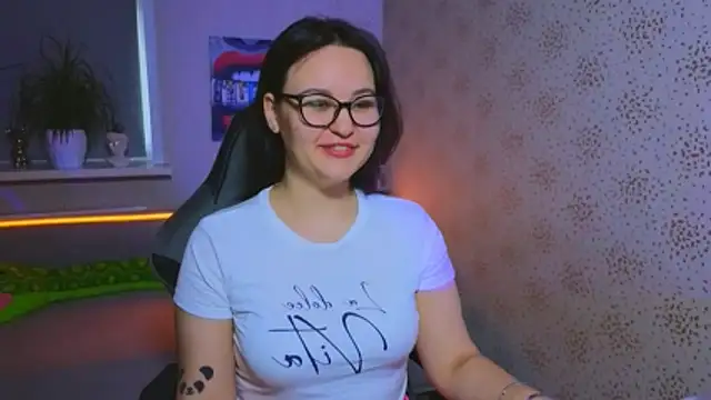 EsterLogan online show from 11-07-25, 09:31