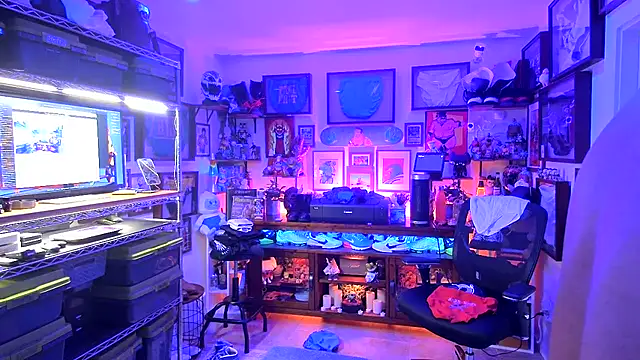 Briefs bud online show from 12-19-24, 03:18