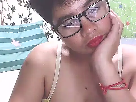 Snapshot of lovely_samxxx24 chatting on 03-05-25, 05:50 lovely samxxx24 online show from 03-05-25, 05:50