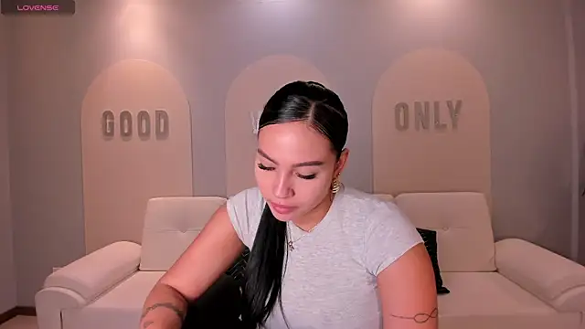 MollyJones  online show from 06-17-26, 07:26