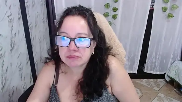 Sonialorens  online show from 02-20-25, 02:13