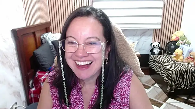 Sonialorens  online show from 04-18-26, 09:59