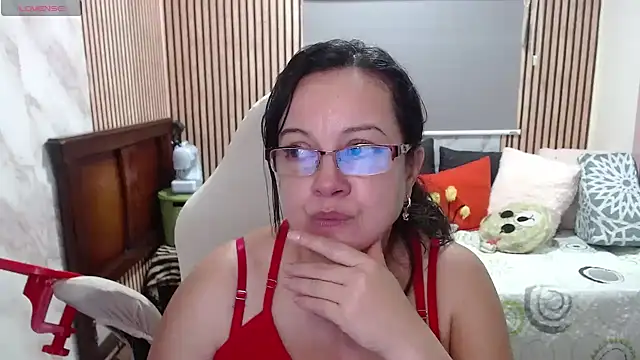 Sonialorens  online show from 06-01-26, 10:33