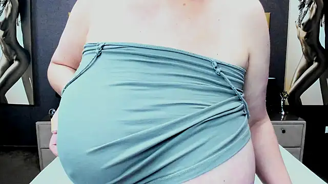 KiraLeila online show from 09-17-25, 02:35