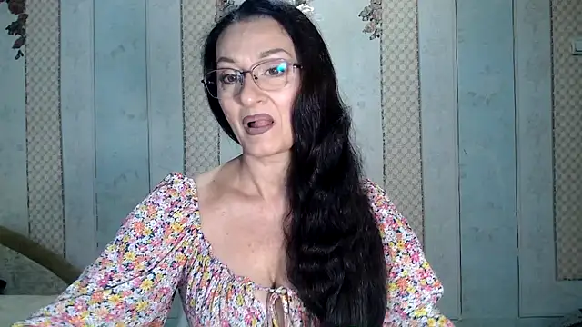 Snapshot of Antralyn chatting on 10-27-25, 09:46 Antralyn online show from 10-27-25, 09:46