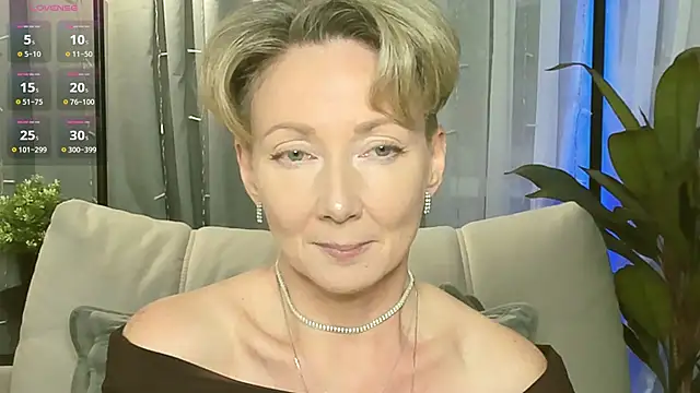 AkexandraFix online show from 11-25-25, 01:00