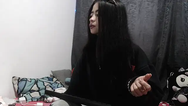 lorena allison  online show from 07-13-26, 03:31