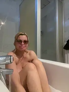 Lisavontease online show from 02-08-26, 03:15