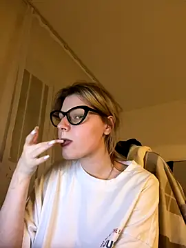 MaryHiggins online show from 11-05-25, 01:16