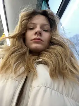 MaryHiggins online show from 11-11-25, 01:33