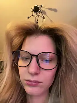 MaryHiggins online show from 02-12-26, 02:23