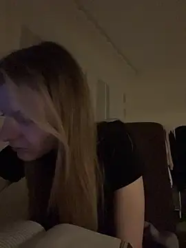 MaryHiggins online show from 04-05-26, 07:22