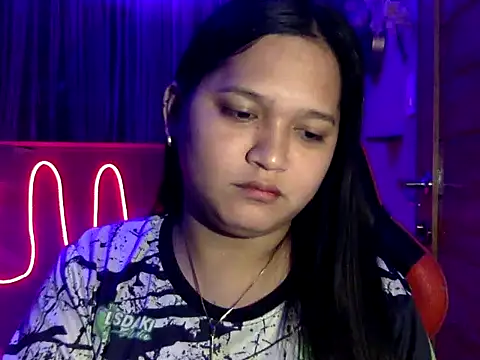 Snapshot of EmpressYna chatting on 10-23-25, 07:45 EmpressYna online show from 10-23-25, 07:45