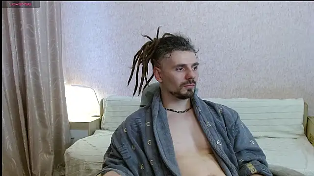 Snapshot of Aestheticguy101 chatting on 03-21-26, 01:48 Aestheticguy101 online show from 03-21-26, 01:48