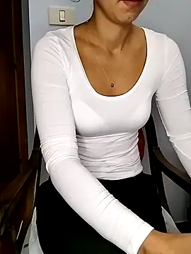 Snapshot of megan2021 chatting on 09-11-25, 07:41 megan2021 online show from 09-11-25, 07:41