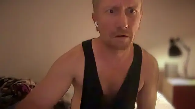 daemon456321 online show from 05-11-26, 01:33