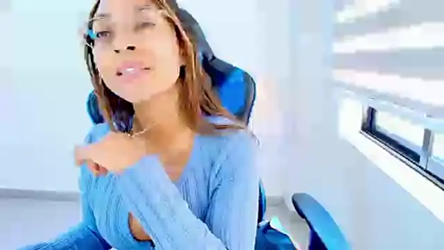 sophiax-x online show from 05-20-26, 06:36