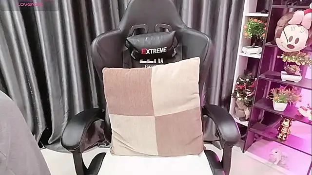 Yuki-yio online show from 03-11-26, 01:11