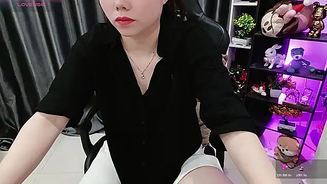 Snapshot of Yuki-yio chatting on 07-07-26, 01:19 Yuki-yio online show from 07-07-26, 01:19