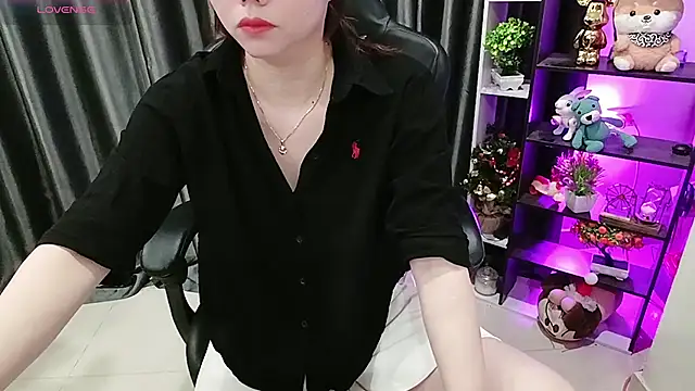 Snapshot of Yuki-yio chatting on 07-30-26, 01:15 Yuki-yio online show from 07-30-26, 01:15