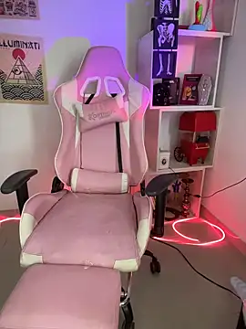 Emma Wish online show from 01-18-26, 05:17