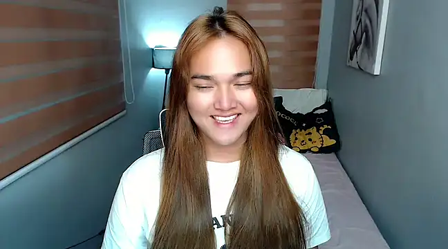 MoaningKylie online show from 12-18-24, 10:51