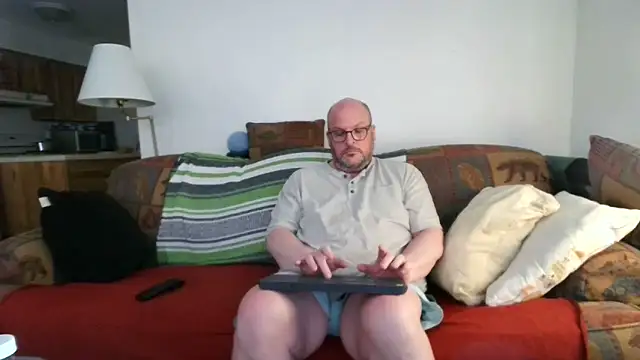 Snapshot of Ursulet_US chatting on 06-13-26, 12:08 Ursulet US online show from 06-13-26, 12:08