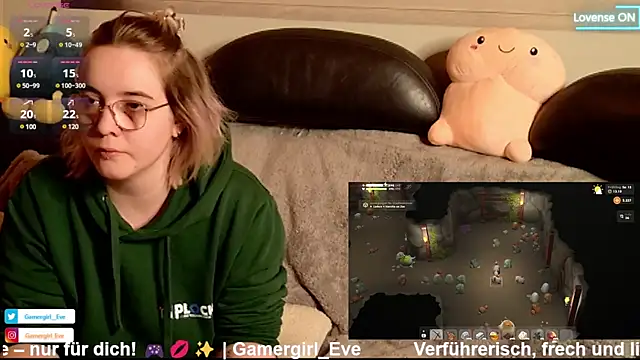 Snapshot of GamerGirl_Eve chatting on 01-11-25, 07:16 GamerGirl Eve online show from 01-11-25, 07:16