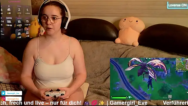 Snapshot of GamerGirl_Eve chatting on 01-24-25, 07:18 GamerGirl Eve online show from 01-24-25, 07:18