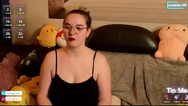 Snapshot of GamerGirl_Eve chatting on 02-06-25, 07:07 GamerGirl Eve online show from 02-06-25, 07:07