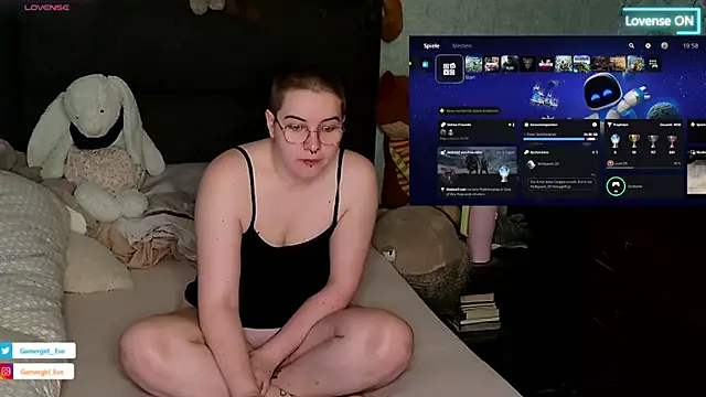 Snapshot of GamerGirl_Eve chatting on 03-06-25, 06:59 GamerGirl Eve online show from 03-06-25, 06:59